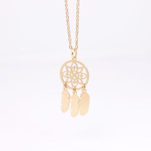Cadena con Dije de Mandala en Silueta en Oro 18 k.