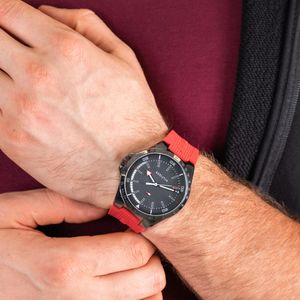 Reloj Tommy Hilfiger Riverside 1791527 Acero Inoxidable Correa de Silicona Gunmetal Rojo