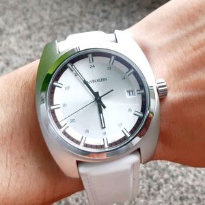 Reloj Calvin Klein Achieve K8W311L6 Suizo Correa de Cuero Blanco