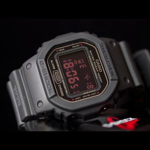 Reloj Casio G-Shock DW5600MS-1 Para Hombre Digital Luz De Fondo Acuático 200m Negro