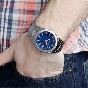 Reloj Bulova 96B220 Para Hombre Analógico Fecha Acero Inoxidable Plateado Azul