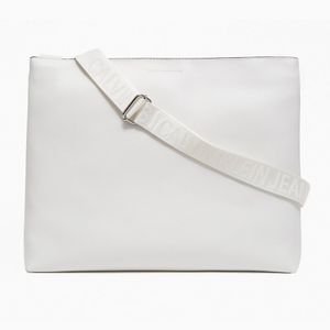 Bolso Calvin Klein Ultralight Micro Pebble Hobo Bag White