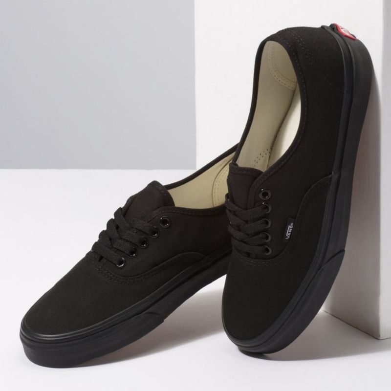 Zapatillas Vans Urbanas Mujer Authentic Negro Real Plaza