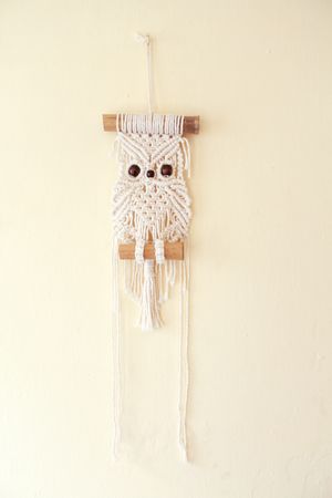 Adorno Decorativo de Búho para Pared de Macramé