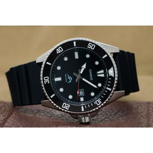 Reloj Casio Duro Marlin MDV-106-1AV Para Hombre Acuático 200m Correa De Resina Negro