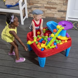 Mesita de Estimulación STEM Step 2  con pelotas coloridas