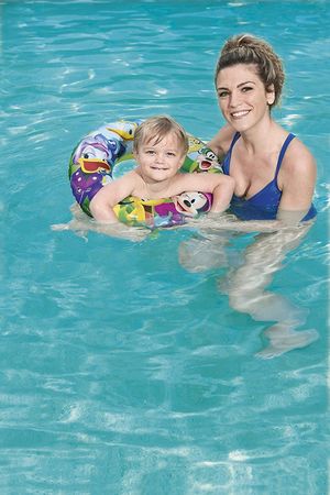 Flotador Mickey Carrera de Autos Bestway para Piscina