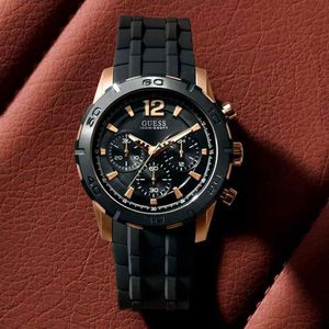 Reloj Guess Caliber U0864G2 Para Hombre Cronómetro Correa de Silicona Negro Oro Rosado