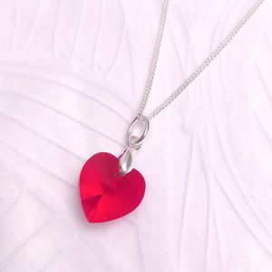 Collar de Plata con Dije Cristal Corazón Rojo