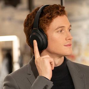 Audífonos con cancelación de ruido Sony WH-1000XM4 micrófono incorporado, máx. 30 horas, control de música y llamadas, negro