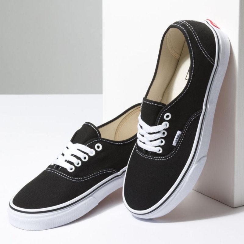Zapatillas Vans Urbanas Unisex Authentic Negro Real Plaza