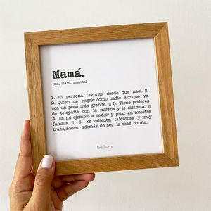 Cuadro con dedicastoria "Mamá definición" hecho en madera por Casa Pizarro 17 x 17 cm