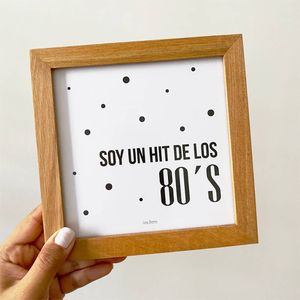 Cuadro con dedicatoria "Hit de los 80s" hecho en madera por Casa Pizarro 17 x 17 cm