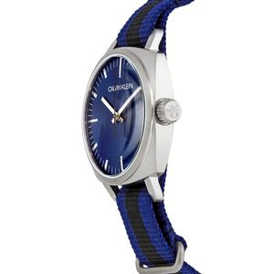 Reloj Calvin Klein Fraternity K9N111UN Suizo Para Hombre Fecha Correa de Nailon Negro Azul