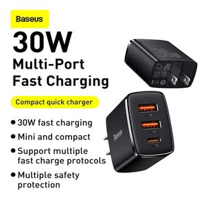 Adaptador Baseus 3 en 1, 2 puerto usb, 1 puerto tipo C, 30W, para iOS y android, negro