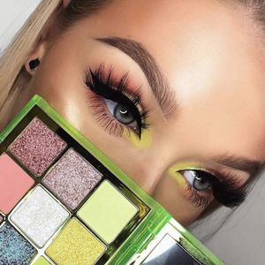 Set de 3 brochas + Paleta de Sombras Neón 03