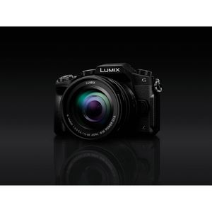 Cámara sin espejo Panasonic Lumix G85 con kit de lentes de 12-60 mm y 45-200 mm