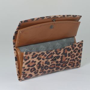 Billetera Mujer Reyes Solo Cueros SD101 Kiara Color Marron