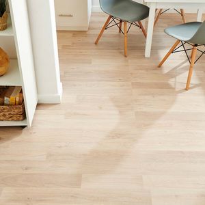Piso Laminado AC3 7 mm Roble studio Caja:2.47 m2