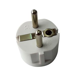 Adaptador universal 10/16A 250V Schuko Gris