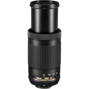 Cámara DSLR Nikon D7500 con lentes de 18-55 mm y 70-300 mm