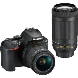 Cámara DSLR Nikon D5600 con lentes de 18-55 mm y 70-300 mm