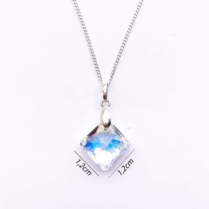 Collar de Plata Sifrah Shop con Dije Rombo de Cristal Aurora Boreal