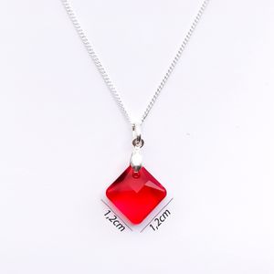 Collar de Plata Sifrah Shop con Dije Rombo de Cristal Rojo