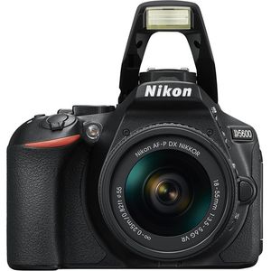 Cámara DSLR Nikon D5600 con lente de 18-55 mm