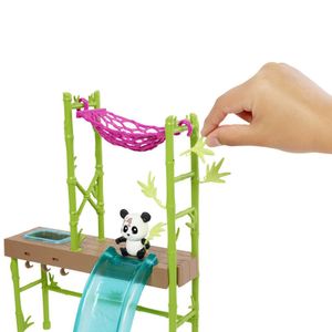 Muñeca Barbie Cuidadora Pandas