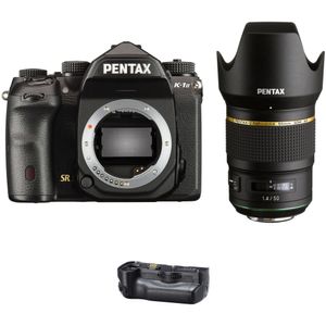 Cámara Pentax K-1 Mark II DSLR con lente de 50 mm y kit de empuñadura de batería