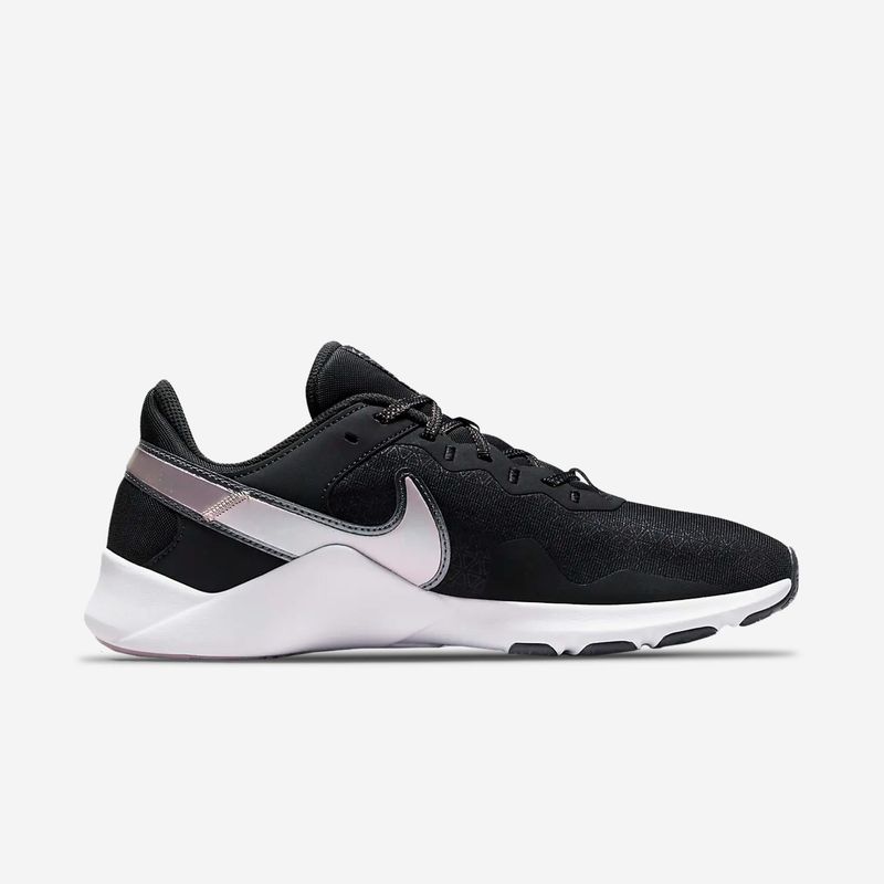 Nike legend best sale essential dama