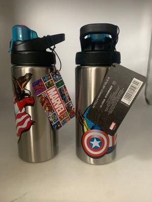 Botella DISNEY C/Mango 600ml Plomo (Modelos Aleatorios)