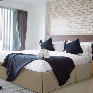 Faldon de Tarima Nube Hogar Drill con Pinzas King 200cm X 200cm Beige Oscuro 25cm
