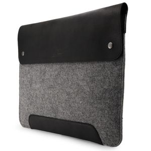 Funda de Manga Megagear de Cuero Genuino y Forro Polar para Macbook de 16 Negro y Gris