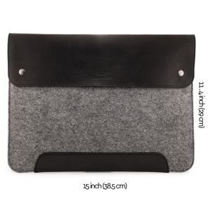 Funda de Manga Megagear de Cuero Genuino y Forro Polar para Macbook de 16 Negro y Gris