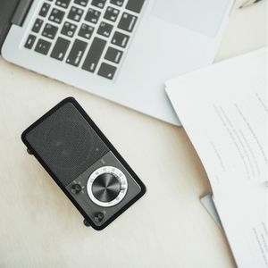 Altavoz Inalámbrico Sangean Wr 7 de Mesa con Bluetooth y Radio Fm Cerezo Oscuro
