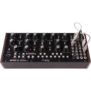 Sintetizador Analógico Semi Modular Moog Mother 32