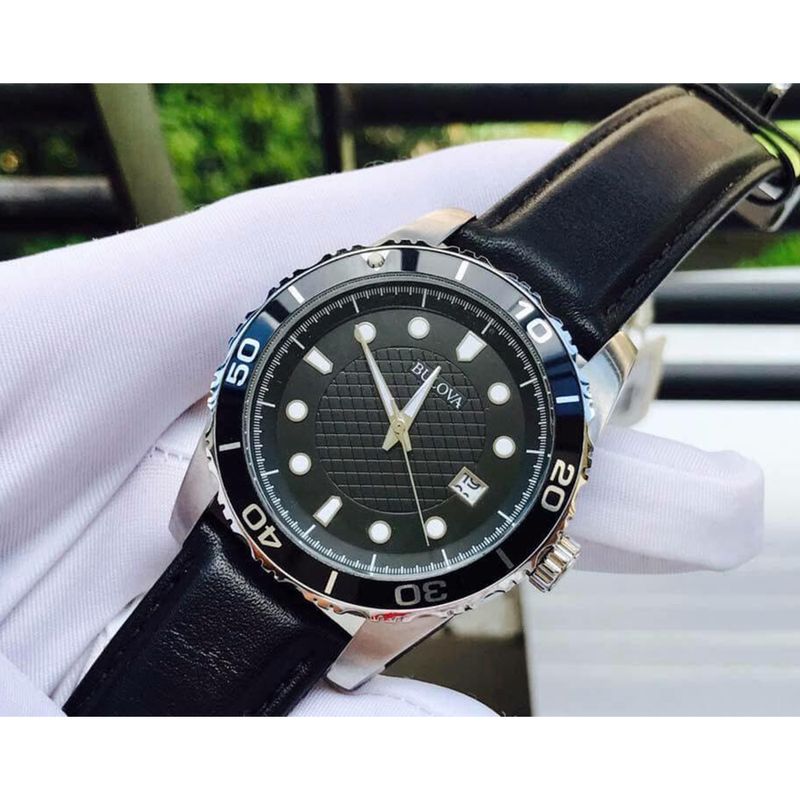 Reloj Bulova 98B275 Fecha Acero Inoxidable Correa de Cuero Dial Negro Real Plaza