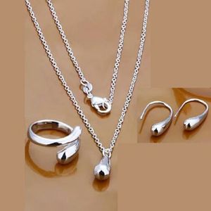 Pack de Joyas Collar Anillo y Aretes Genieka Soho Silver