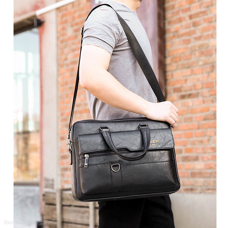 Bolso ejecutivo hombre sale