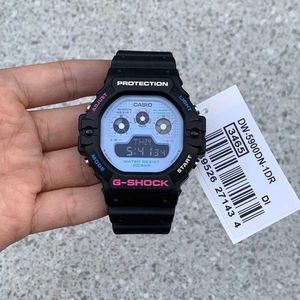 Reloj Casio G-Shock DW5900DN-1 Digital Luz de Fondo Resina Negro Dial Celeste