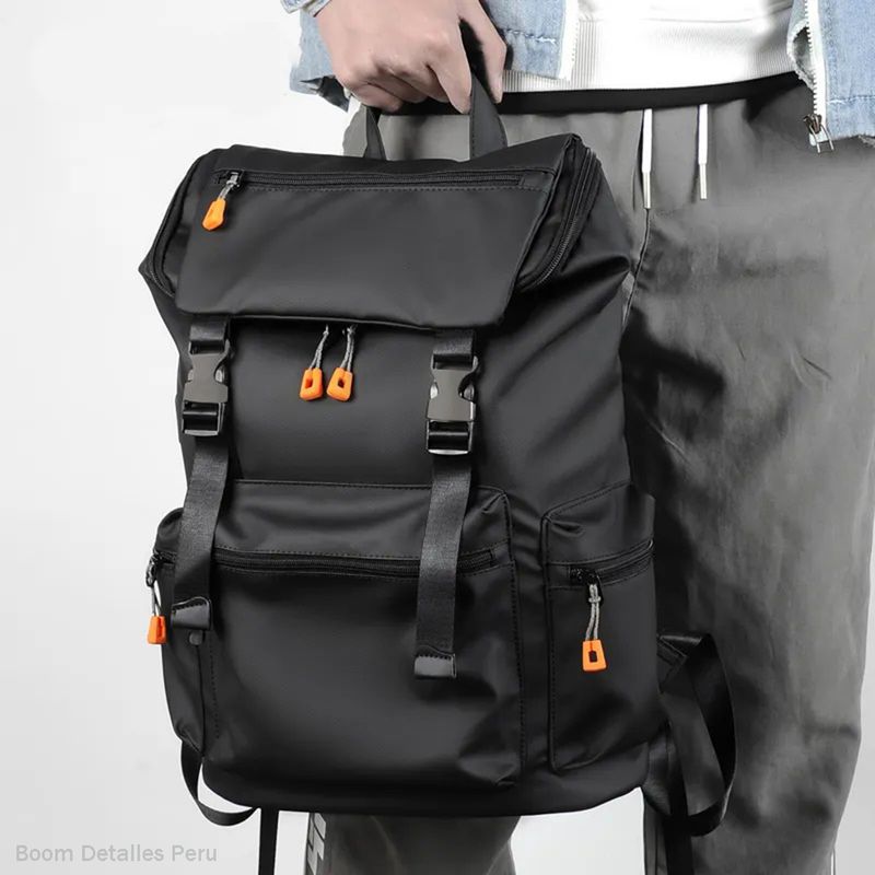 Mochila Impermeable Reflectiva Porta Laptop para hombre GENERICO