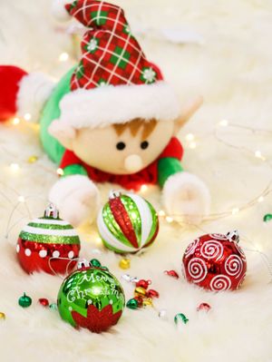 Bolas de Navidad Duende 6cm x 9 Und