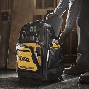 Mochila Portaherramientas 43 Bolsillos Dewalt DWST560102