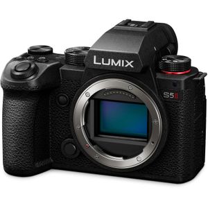 Kit de Cámara Mirrorless Panasonic Lumix S5 Ii Lente Y Accesorios