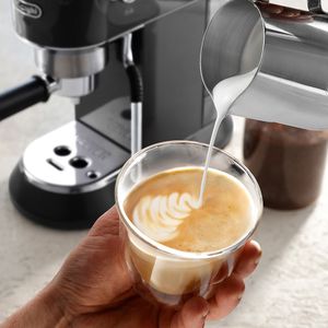 Cafetera DELONGHI 1.1L Dedica Arte Gris