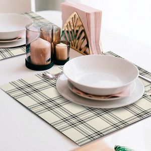 Individual Black Plaid 35 x 48 cm