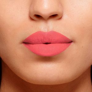 Labial En Barra Color Riche Volumen Matte Le Coral Irreverent 3.6 Gr