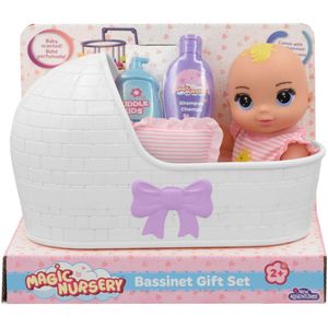 Muñeca New Adventures Magic Enfermeria